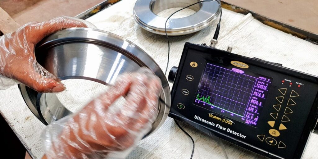 Fungsi Ultrasonic Flaw Detector pada Material Industri